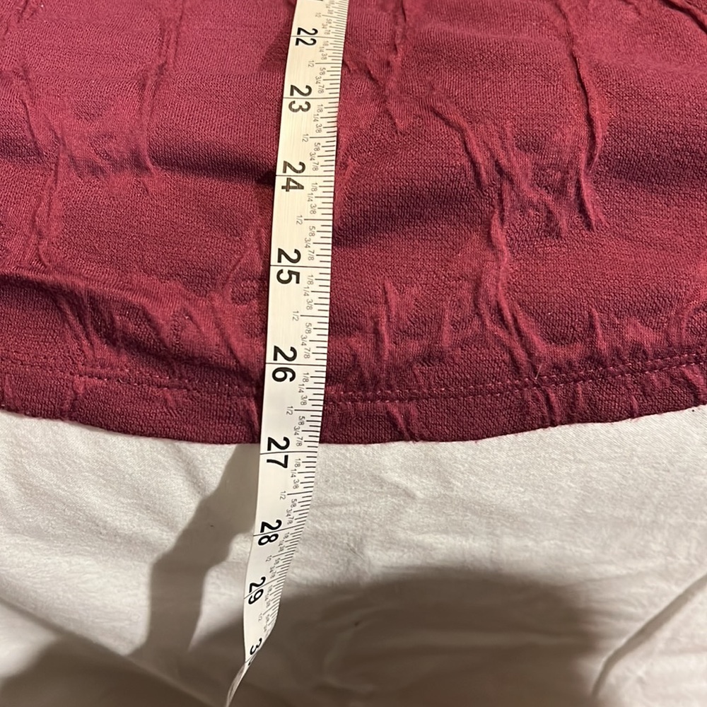 Vera Wang maroon knit top medium - Picture 3 of 7